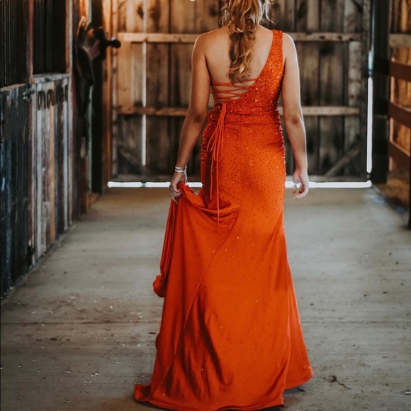 Prom dress - Picture 8 of 10